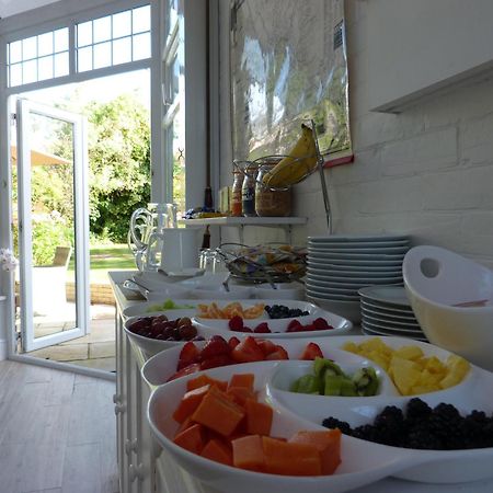 เดอะ โอลด์ รีโทรี่ บีแอนด์บี Bed & Breakfast ซอลส์บรี ภายนอก รูปภาพ