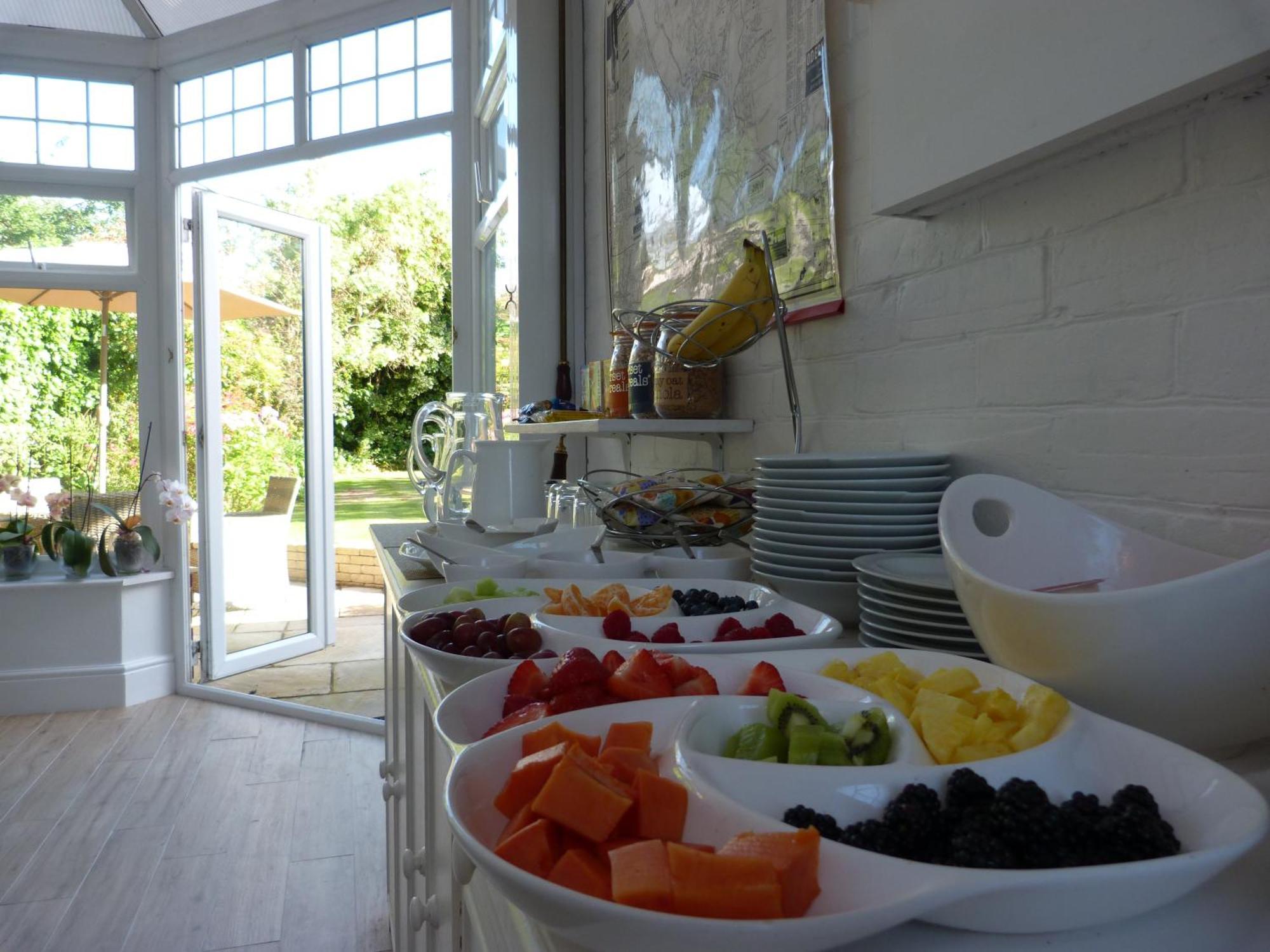 เดอะ โอลด์ รีโทรี่ บีแอนด์บี Bed & Breakfast ซอลส์บรี ภายนอก รูปภาพ