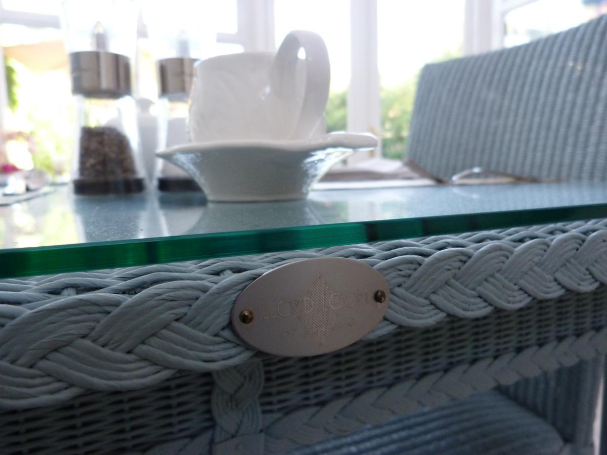 เดอะ โอลด์ รีโทรี่ บีแอนด์บี Bed & Breakfast ซอลส์บรี ภายนอก รูปภาพ