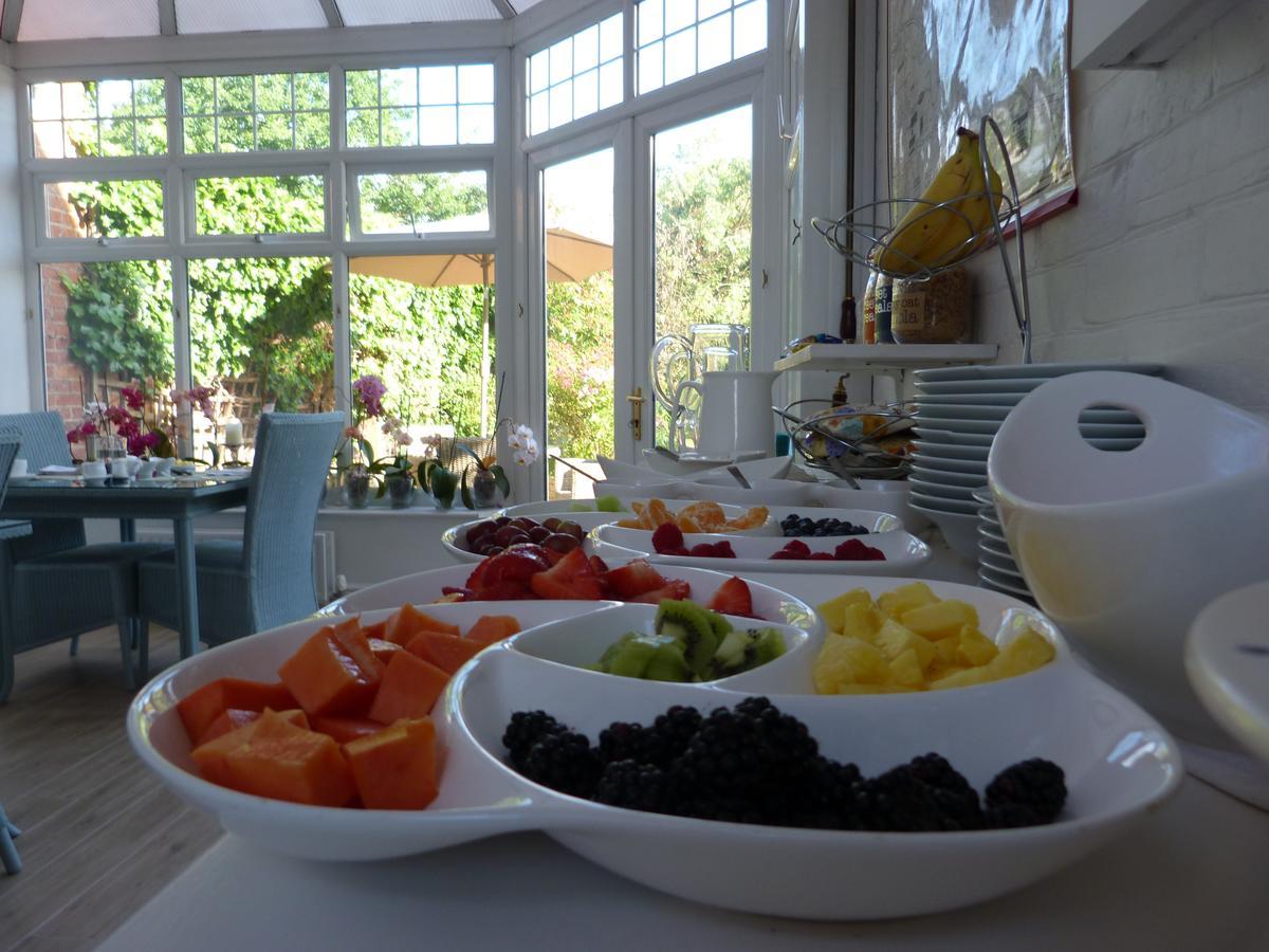เดอะ โอลด์ รีโทรี่ บีแอนด์บี Bed & Breakfast ซอลส์บรี ภายนอก รูปภาพ