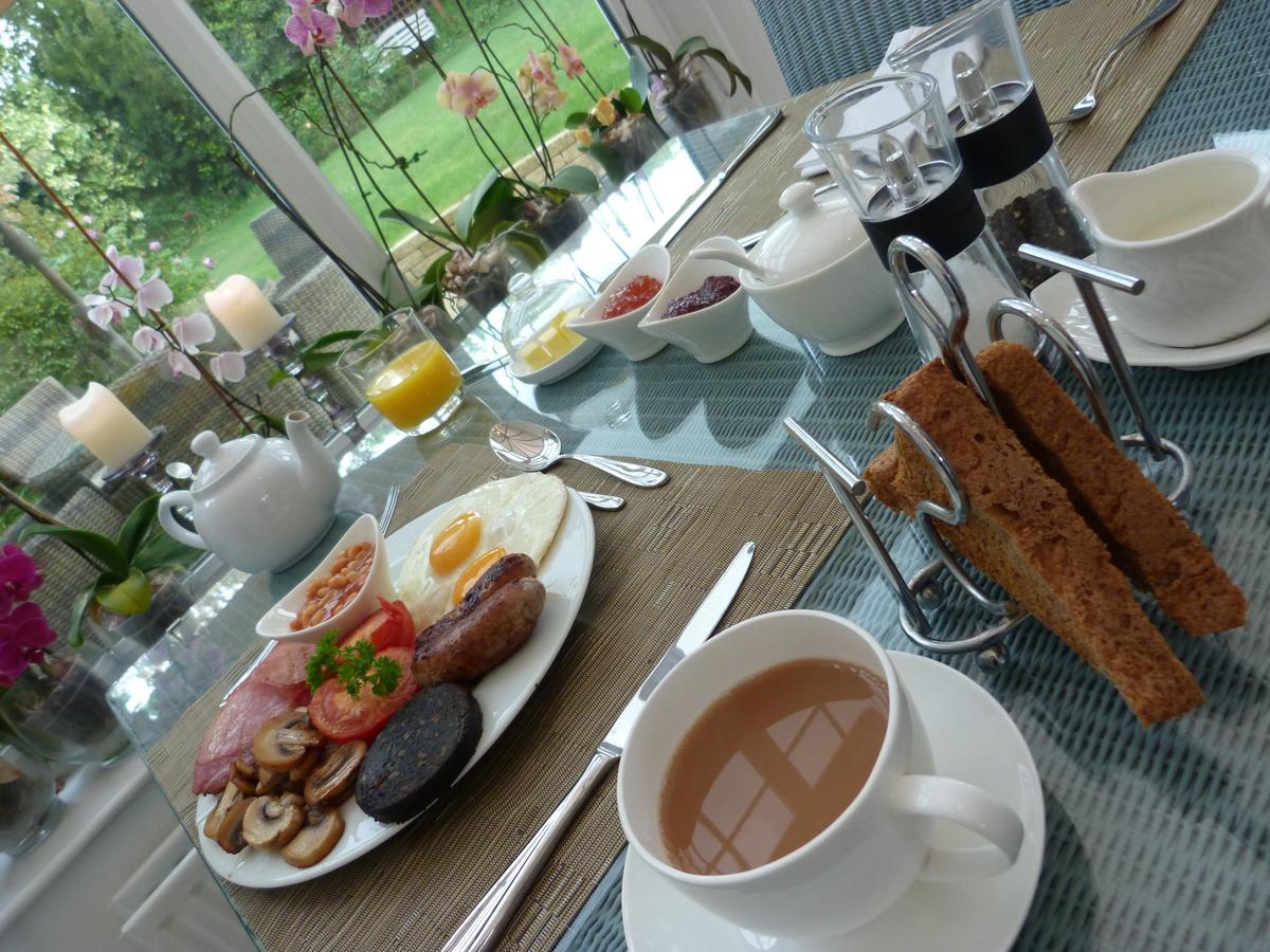 เดอะ โอลด์ รีโทรี่ บีแอนด์บี Bed & Breakfast ซอลส์บรี ภายนอก รูปภาพ