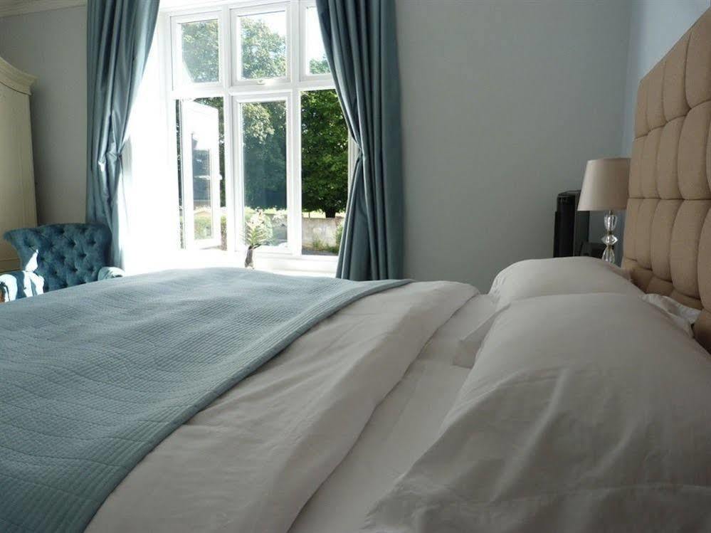 เดอะ โอลด์ รีโทรี่ บีแอนด์บี Bed & Breakfast ซอลส์บรี ภายนอก รูปภาพ